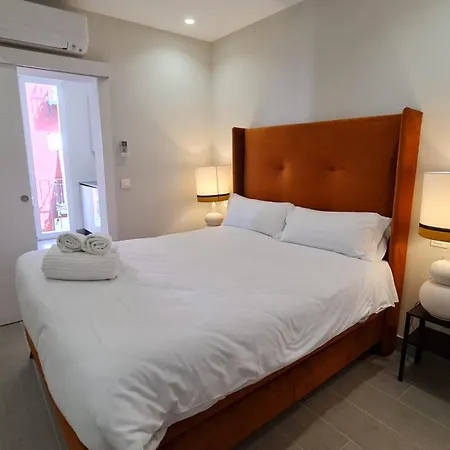 Navas 201 Elegant Suite-2